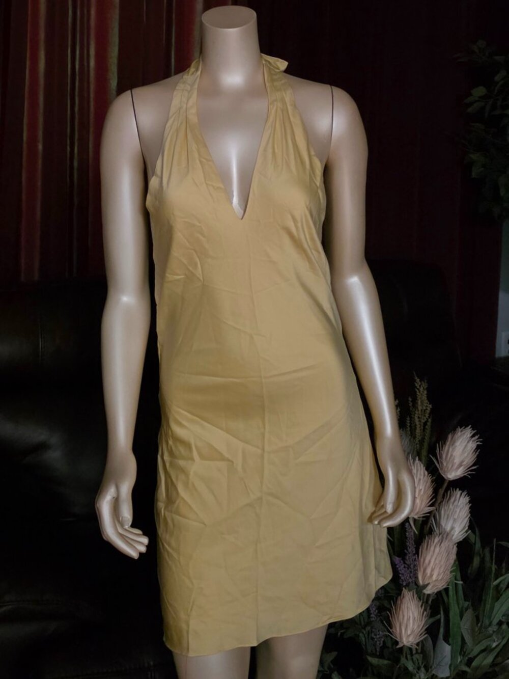BACKLESS DRESS!